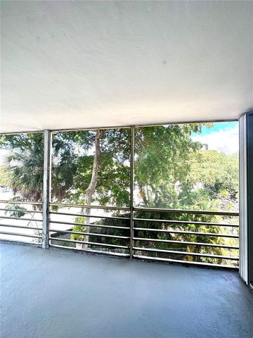 443 NE 195th St 345, Miami, FL 33179