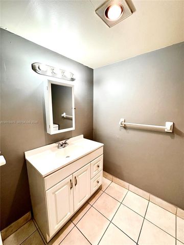 443 NE 195th St 345, Miami, FL 33179