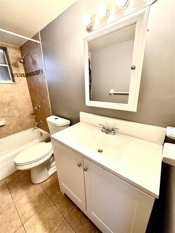 443 NE 195th St 345, Miami, FL 33179