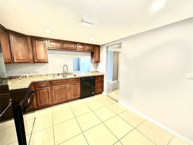 443 NE 195th St 345, Miami, FL 33179