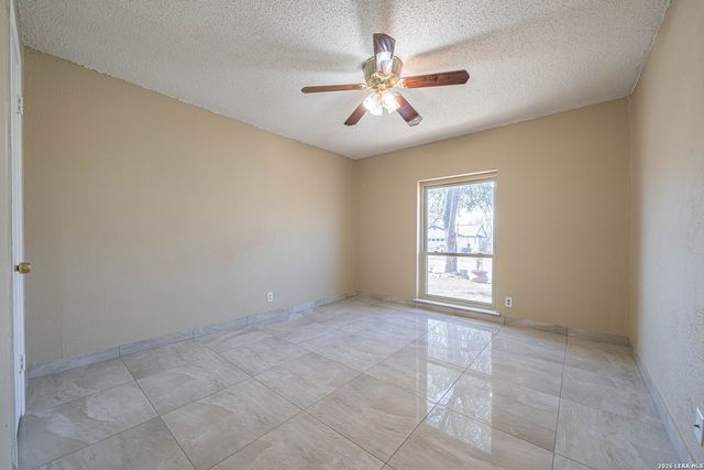 4918 Brookhead, Schertz, TX 78108