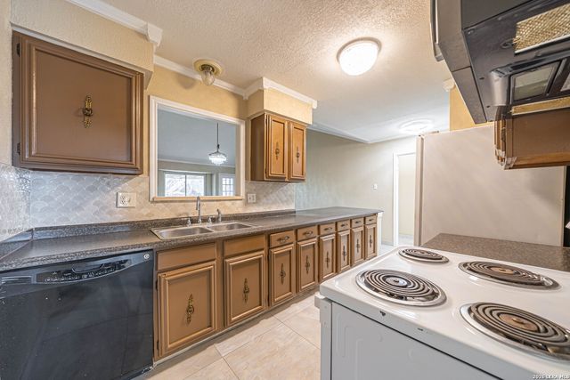 4918 Brookhead, Schertz, TX 78108