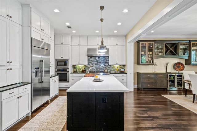 3211 W BAY VILLA AVENUE, Tampa, FL 33611