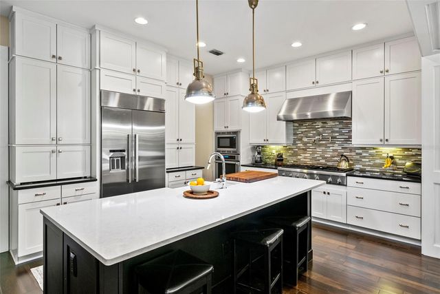 3211 W BAY VILLA AVENUE, Tampa, FL 33611