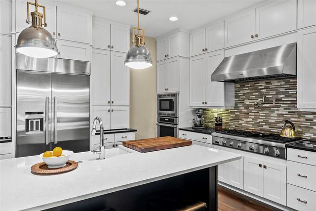 3211 W BAY VILLA AVENUE, Tampa, FL 33611