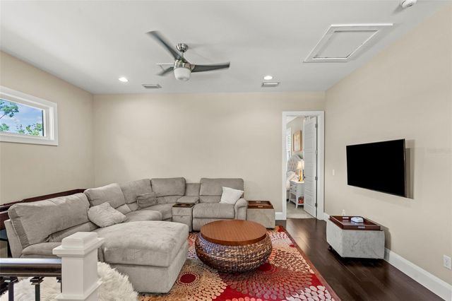 3211 W BAY VILLA AVENUE, Tampa, FL 33611