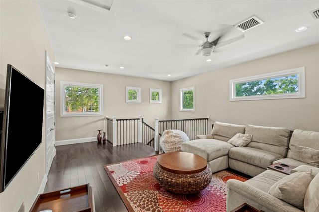 3211 W BAY VILLA AVENUE, Tampa, FL 33611