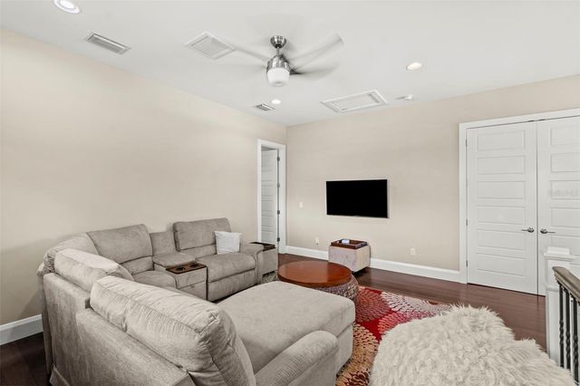 3211 W BAY VILLA AVENUE, Tampa, FL 33611