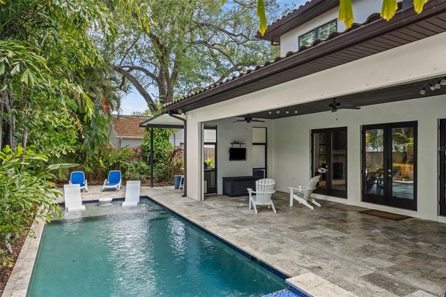 3211 W BAY VILLA AVENUE, Tampa, FL 33611