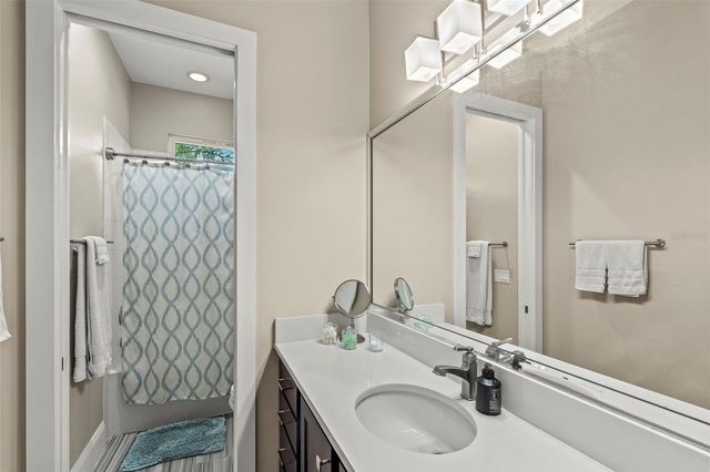 3211 W BAY VILLA AVENUE, Tampa, FL 33611