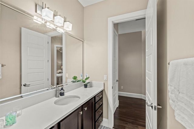 3211 W BAY VILLA AVENUE, Tampa, FL 33611