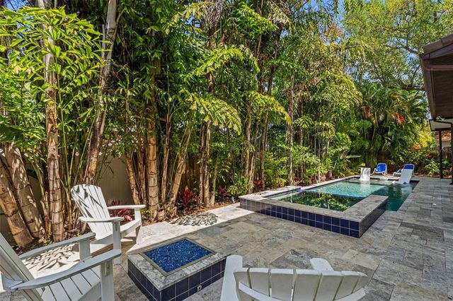 3211 W BAY VILLA AVENUE, Tampa, FL 33611