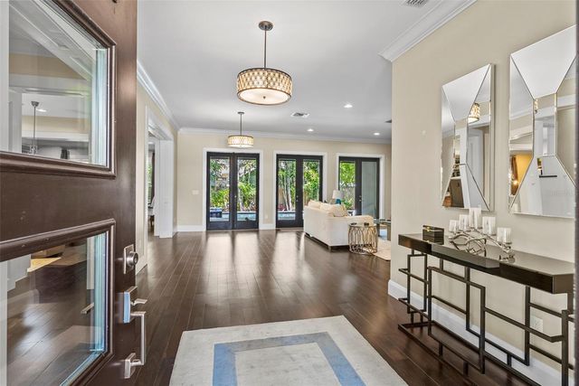 3211 W BAY VILLA AVENUE, Tampa, FL 33611