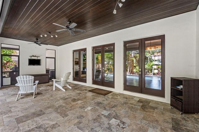 3211 W BAY VILLA AVENUE, Tampa, FL 33611