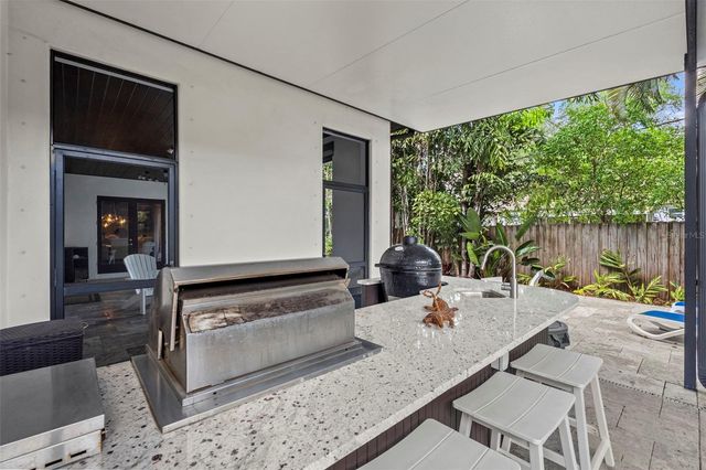 3211 W BAY VILLA AVENUE, Tampa, FL 33611