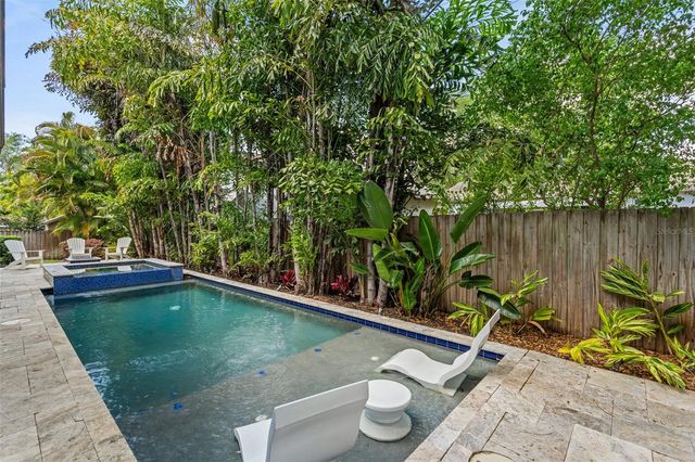 3211 W BAY VILLA AVENUE, Tampa, FL 33611