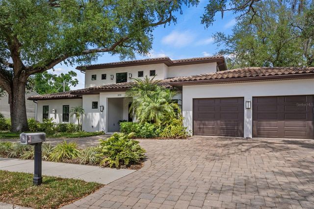 3211 W BAY VILLA AVENUE, Tampa, FL 33611