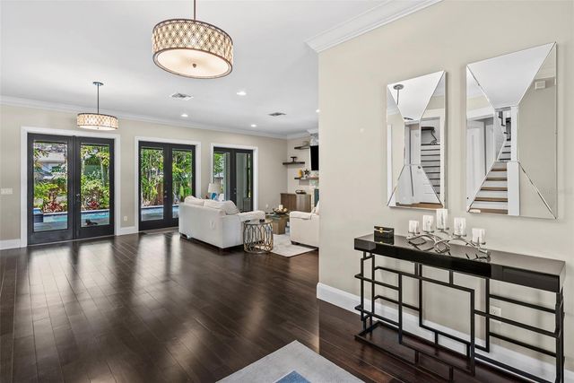 3211 W BAY VILLA AVENUE, Tampa, FL 33611