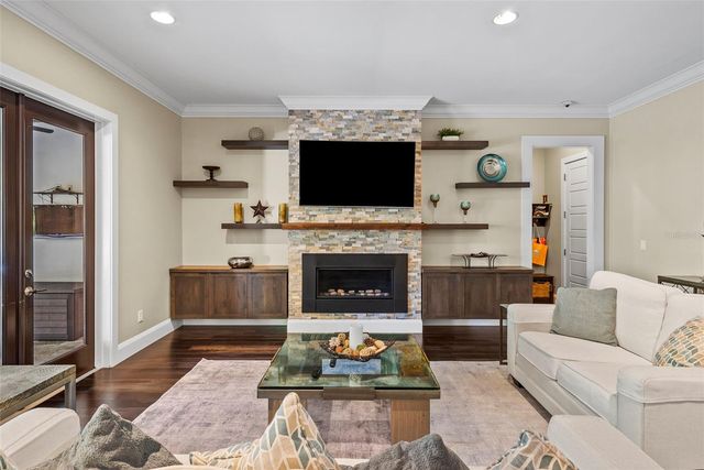 3211 W BAY VILLA AVENUE, Tampa, FL 33611