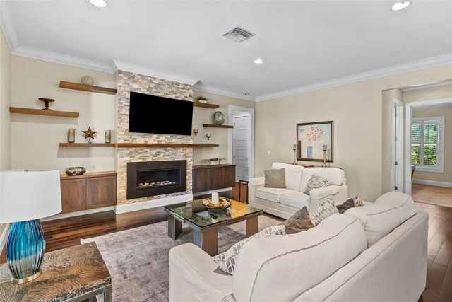 3211 W BAY VILLA AVENUE, Tampa, FL 33611