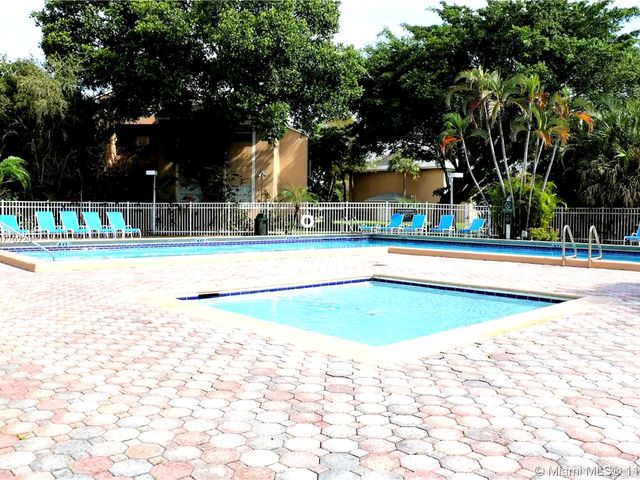 2331 NW 96th Terrace 17m, Pembroke Pines, FL 33024