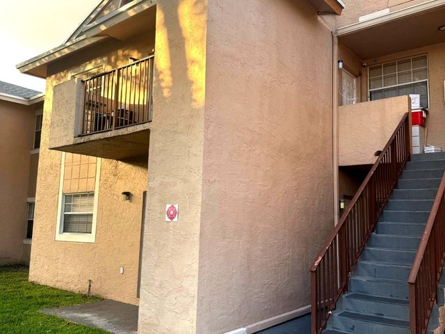 2331 NW 96th Terrace 17m, Pembroke Pines, FL 33024