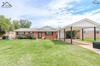 713 W CLARA AVENUE, Iowa Park, TX 76367