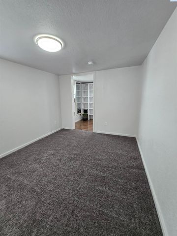 1355 Georgia Avenue, Richland, WA 99352