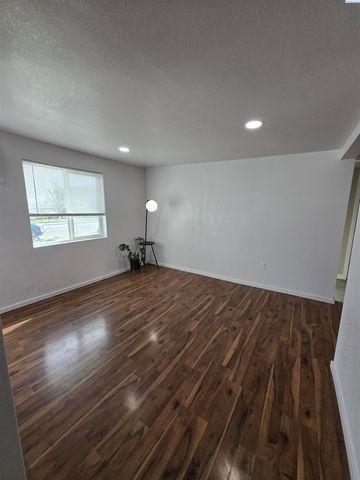 1355 Georgia Avenue, Richland, WA 99352