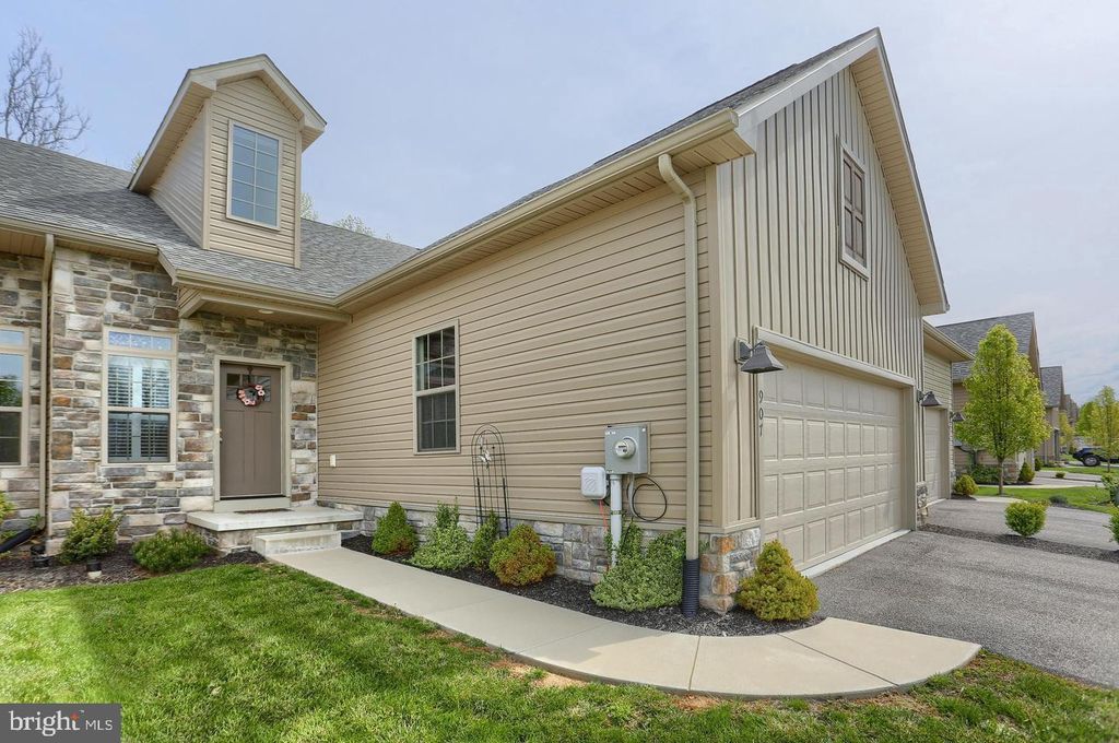 907 QUAIL RUN DR, Waynesboro, PA 17268