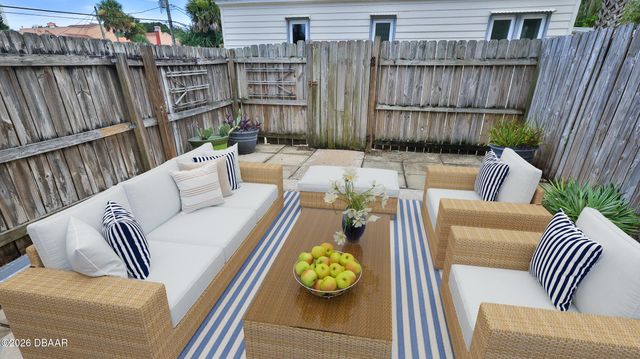 437 N Oleander Ave Apt 1, Daytona Beach, FL 32118