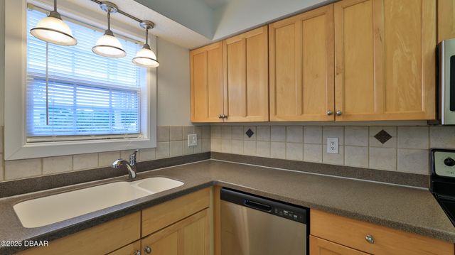 437 N Oleander Ave Apt 1, Daytona Beach, FL 32118