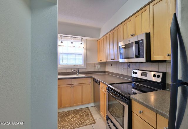 437 N Oleander Ave Apt 1, Daytona Beach, FL 32118