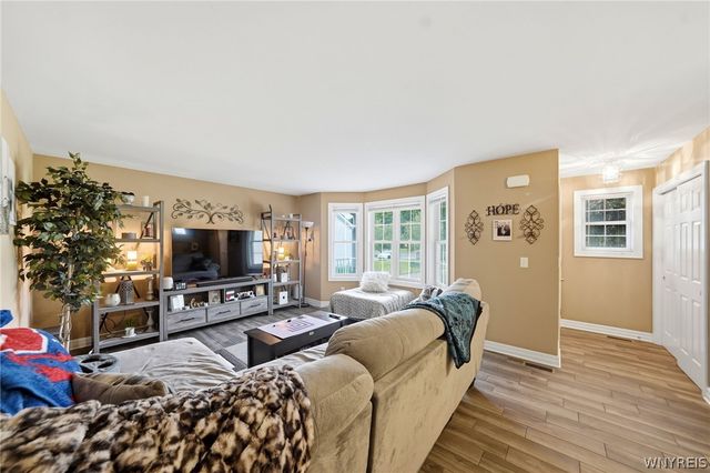 4615 Brompton Drive, Hamburg, NY 14219