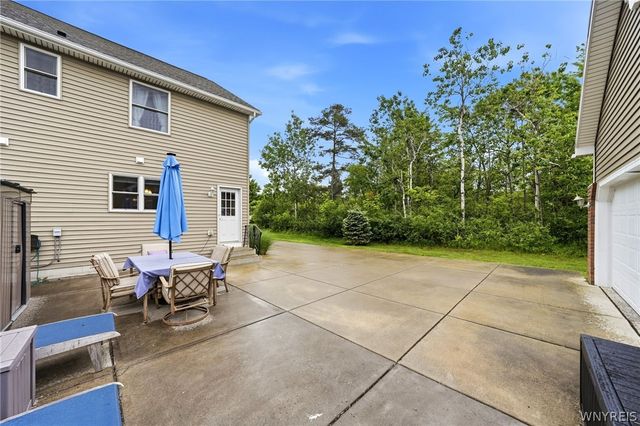 4615 Brompton Drive, Hamburg, NY 14219