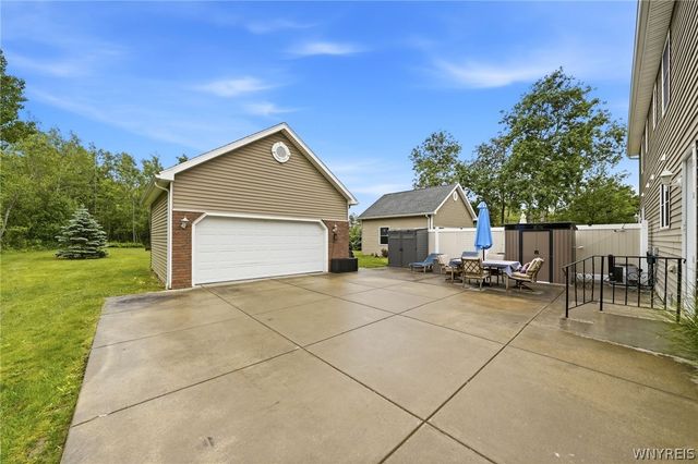 4615 Brompton Drive, Hamburg, NY 14219