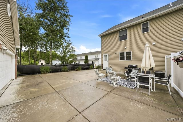 4615 Brompton Drive, Hamburg, NY 14219
