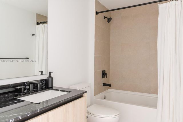 225 N Miami Avenue 1801, Miami, FL 33128