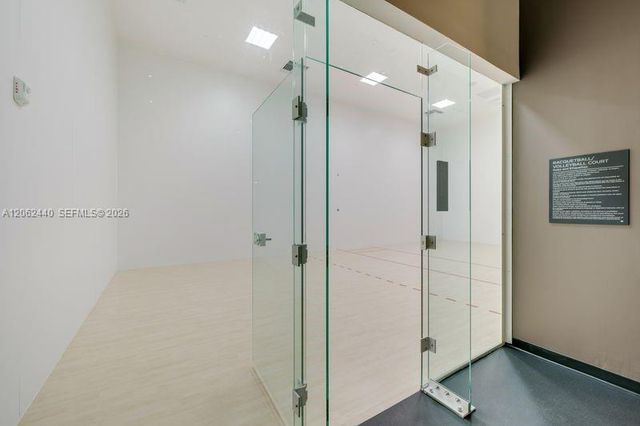 225 N Miami Avenue 1801, Miami, FL 33128