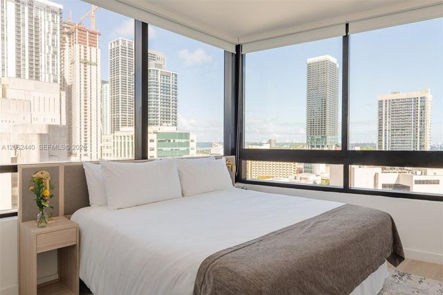 225 N Miami Avenue 1801, Miami, FL 33128