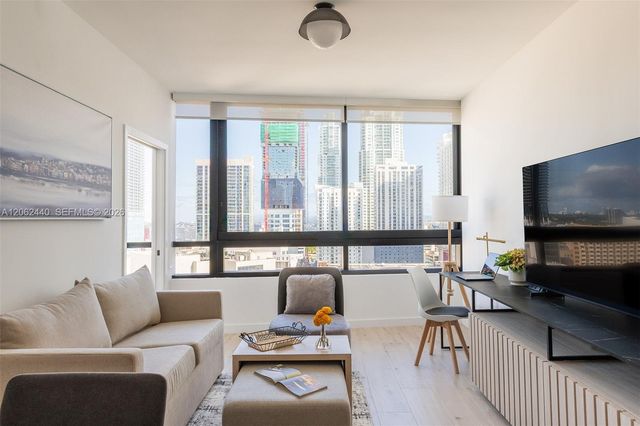 225 N Miami Avenue 1801, Miami, FL 33128