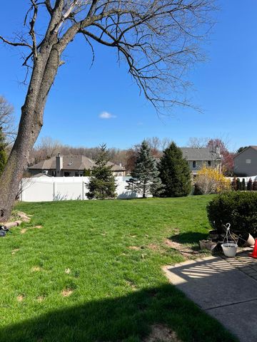 2656 Calaveras Drive, Valparaiso, IN 46385