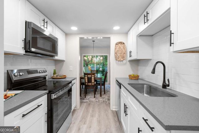 922 Cedar Creek S, Marietta, GA 30067
