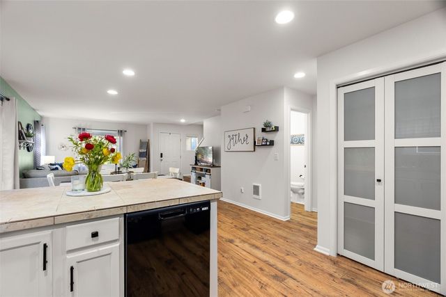 3653 London Loop NE, Lacey, WA 98516
