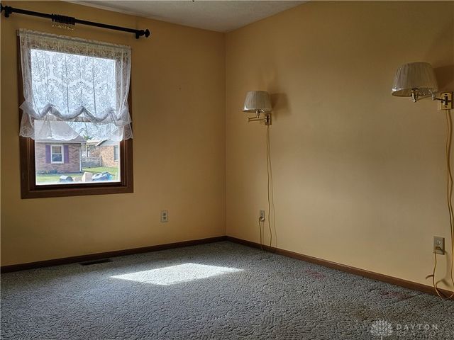 512 Buckeye Drive, Eaton, OH 45320
