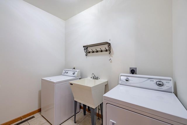 824 FAIRWAY DRIVE, Mosinee, WI 54455