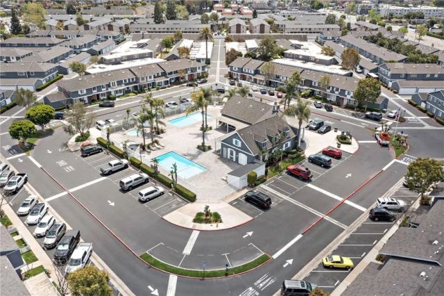 2338 Bunker Hill, Costa Mesa, CA 92626