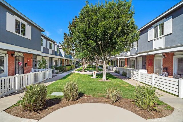 2338 Bunker Hill, Costa Mesa, CA 92626