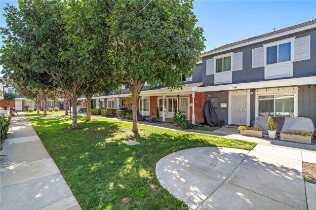 2338 Bunker Hill, Costa Mesa, CA 92626