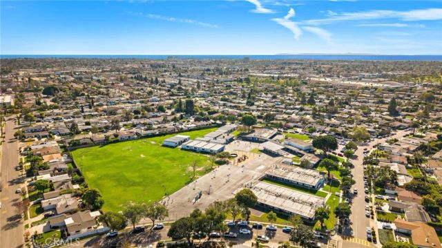 2338 Bunker Hill, Costa Mesa, CA 92626